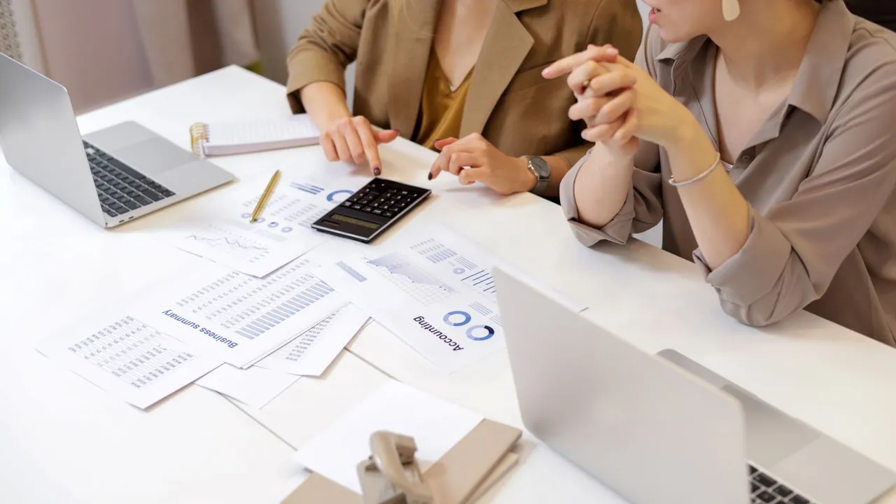 Comparer comptable interne, cabinet et expert-comptable selon la taille et le besoin de pi